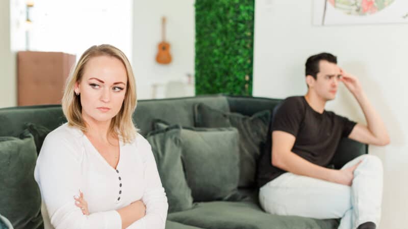 10 Truthful Signs of Unrequited Love