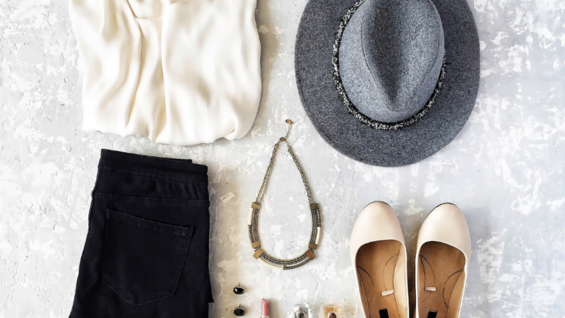 7 Minimalist Clothing Brands for The Everyday Minimalist