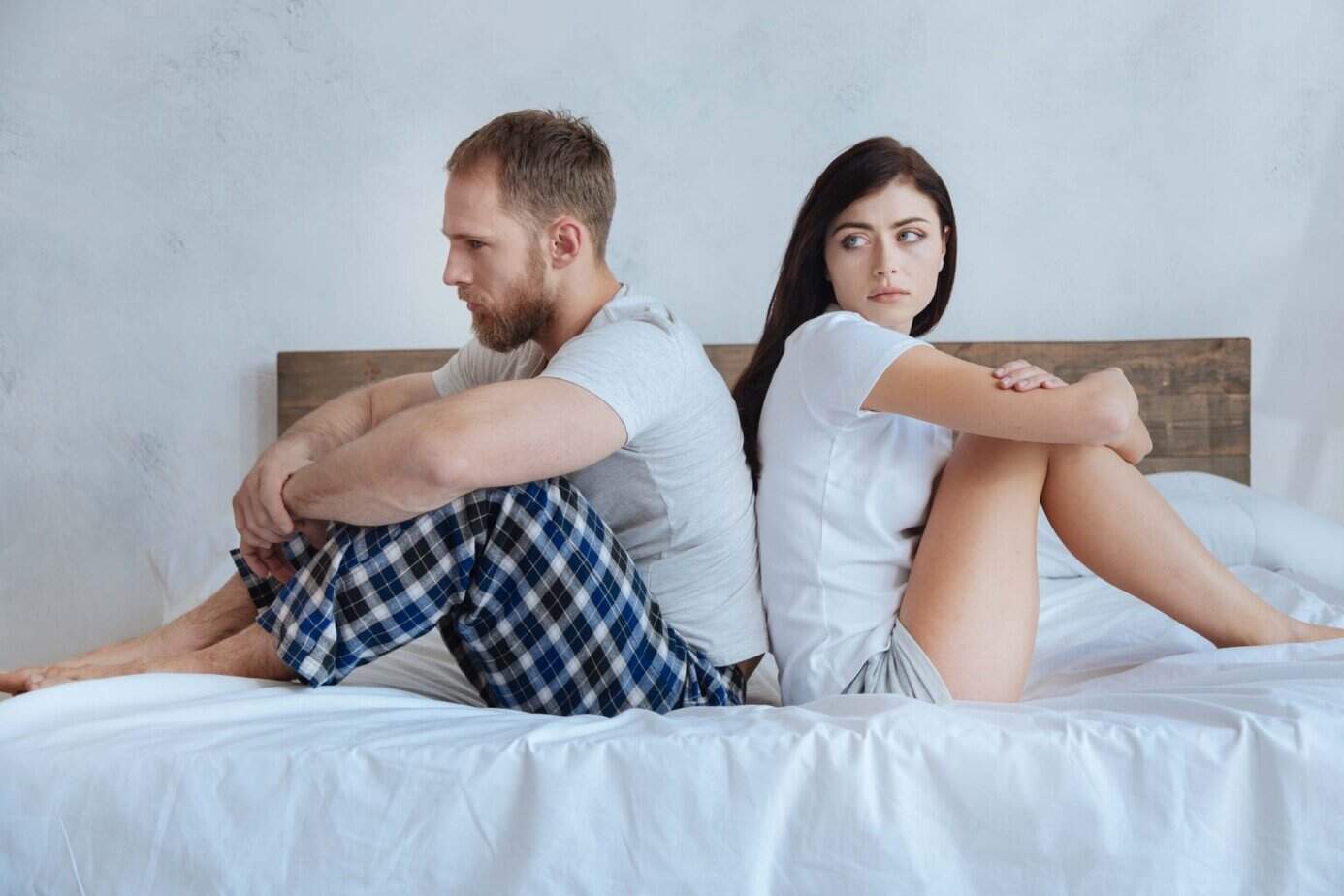 10 Signs of a Disconnected Relationship How to Reconnect and Rebuild